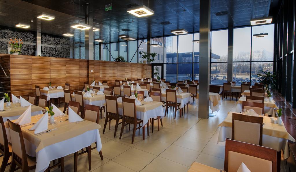 Hotel Aquacity Seasons Poprad Eksteriør bilde
