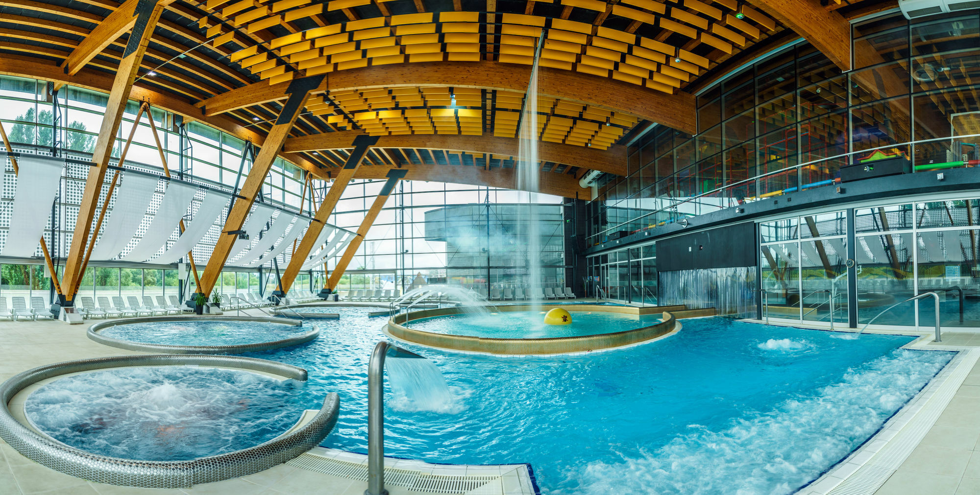 Hotel Aquacity Seasons Poprad Eksteriør bilde